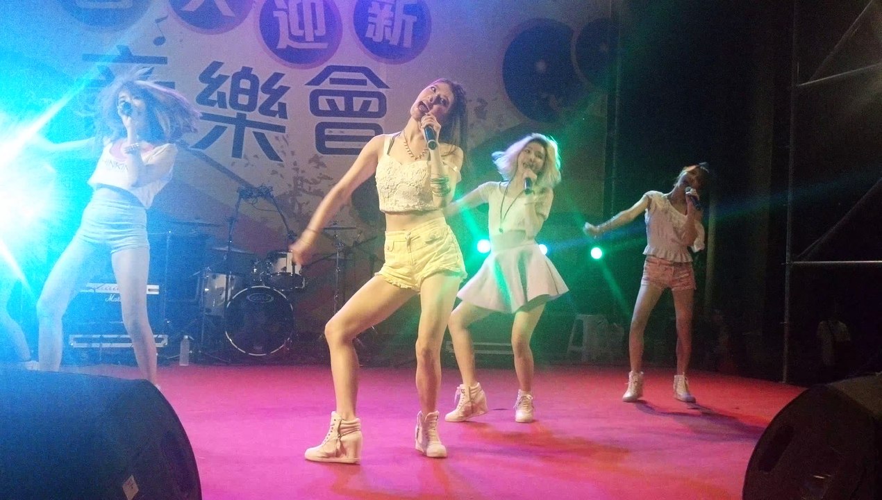 今日の台湾大学のウェザーガールズが公演する。
