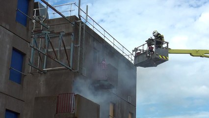 Simulation de sauvetage avec la nacelle lors d'un incendie.