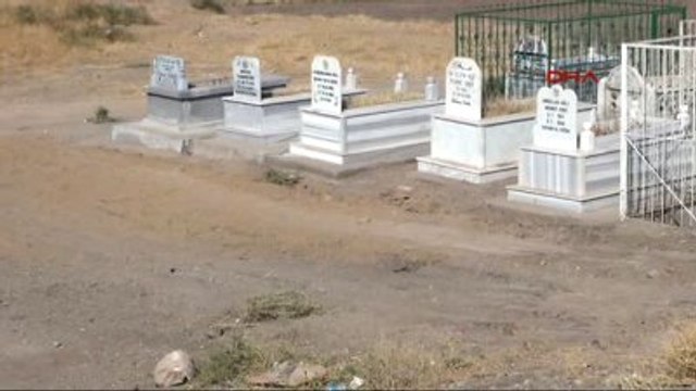 AK Parti Genel Başkan Yardımcısı Eker, Bomba Döşenen Aile Mezarlığını Ziyaret Etti -1