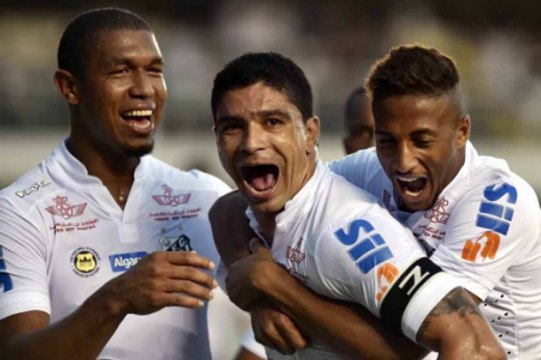 Virada na Vila! Santos vence o Corinthians e cola no G4