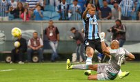 Com show de bolas na trave, Grêmio e Palmeiras ficam no empate