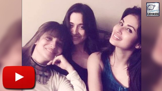 (VIDEO) Mouni Roy & Sanjeeda Sheikh TURNS STYLIST | Aankita Lokhaande