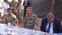Karkamış Başbakan Yardımcısı Veysi Kaynak ile Komutanlar Suriye Sınırında -2