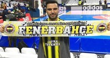 Ünlü Şarkıcı Alişan, Fenerbahçe Başkanı Aziz Yıldırım'a Tepki Gösterdi