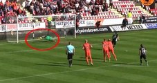 Dundee United Kalecisi Cammy Bell, Bir Maçta 3 Penaltı Kurtardı
