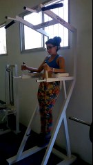 Una chica haciendo ejercicio-SD