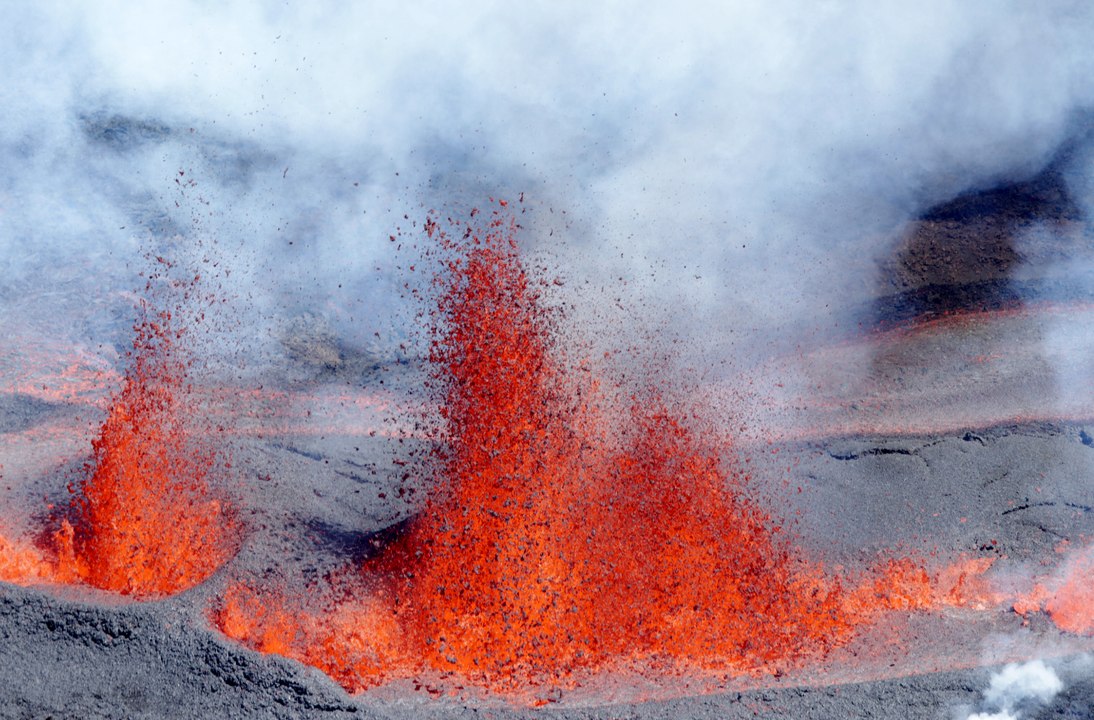 Les images du Piton de la fournaise en éruption