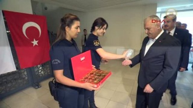 Başbakan Yıldırım, Polis Telsiziyle Emniyet Teşkilatının Bayramını Kutladı