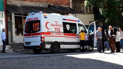 Erzurum'da kurban keserken hayatını kaybetti