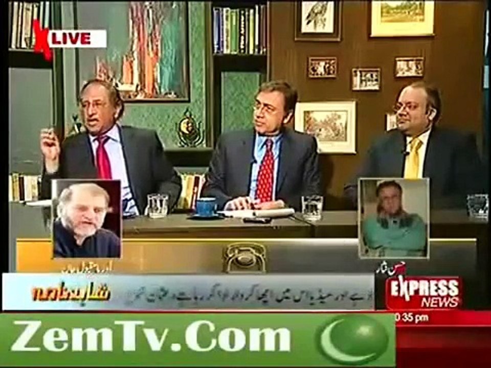 Hassan Nisar drunk and totally out in a live show
