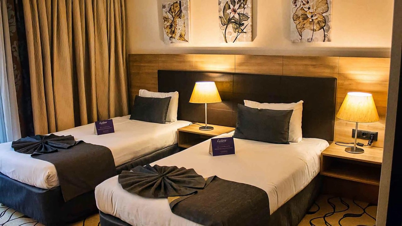 Online Book High Class Hotels For ASN 2016