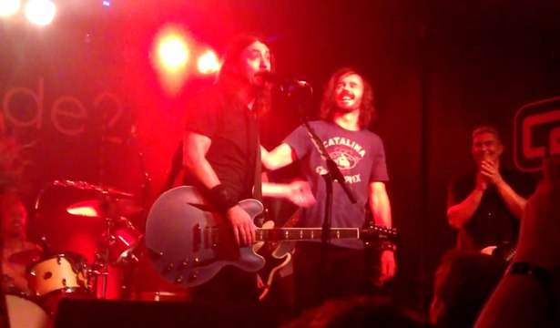 Foo Fighters - White Limo feat. UK Foo Fighters vocalist.