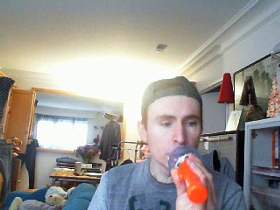 Wiwi égratigne "you're not alone" de Joe & Jake