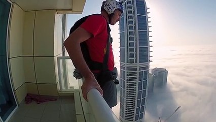 Un hombre saltó desde uno de los rascacielos más altos de Dubai