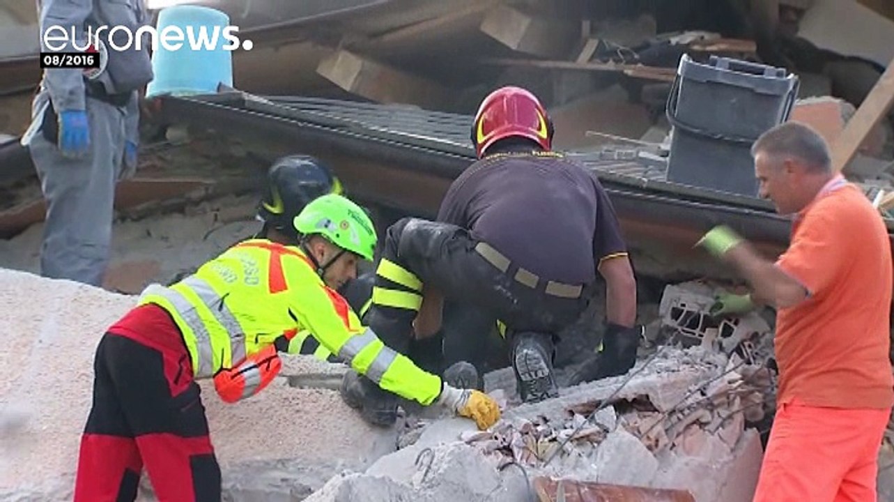 ایتالیا؛ شکایت مقامات شهر آماتریس از هفته نامه فرانسوی فکاهی شارلی ابدو