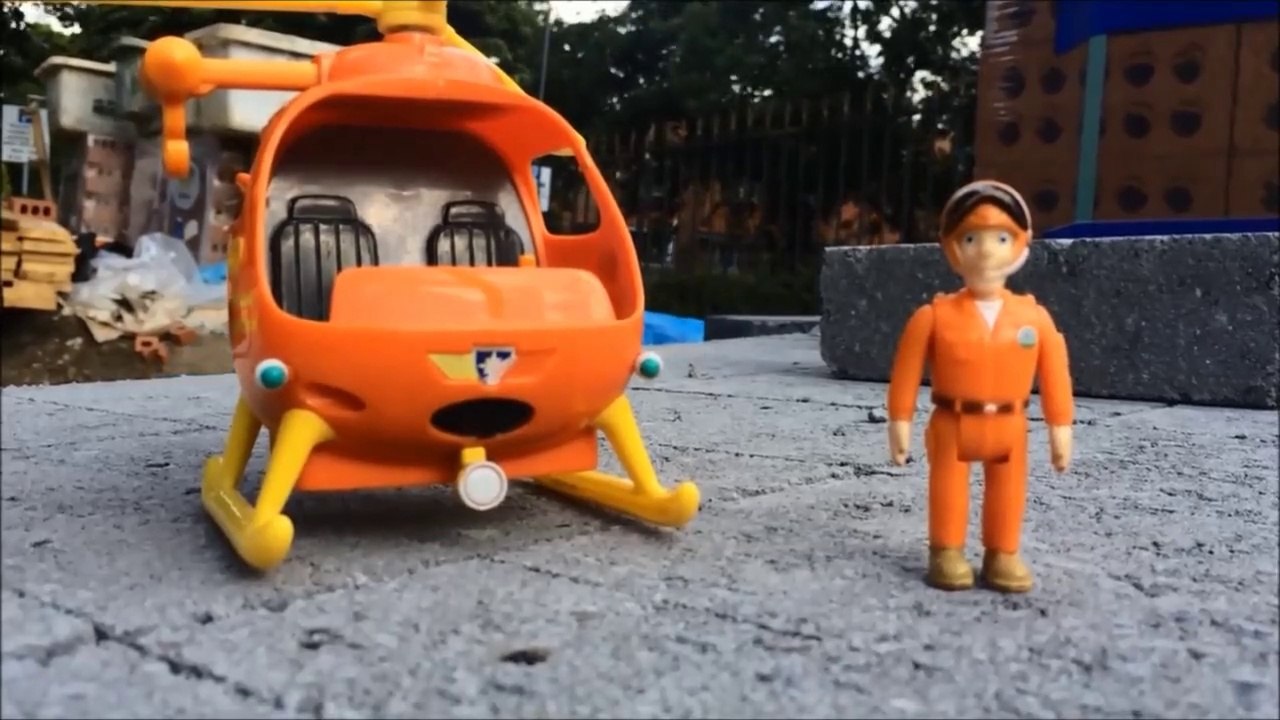 Fireman Sam Toys playset - with Helicopter, Tom Tomas  Channel 5 helicoptere Sam le pompier toys jouets kids children
