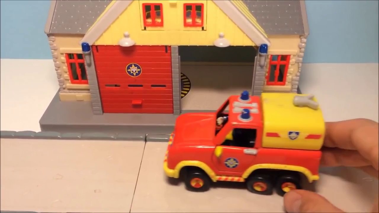 Superheroes Superman Batman toys Joker Fireman Sam Elvis Penny Play Doh Sam le Pompier toys kids videos enfants