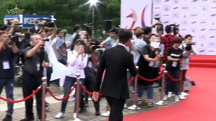 20160908_[vstar]SEOUL DRAMA ARWARD RED CAPPET-MinHyuk cut