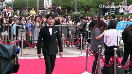20160908_[Focusnews]SEOUL DRAMA ARWARD RED CAPPET-MinHyuk cut