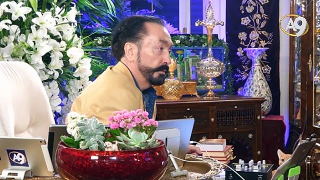 Unser Prophet (Fsai) sagte: 'Wenn Hazrat Mahdi erscheint, schickt er seine Gelehrte in alle Gebiete/Orte der Welt. Die Gelehrten kommunizieren, indem sie in ihre Handflächen (ihr Handy) sehen.'