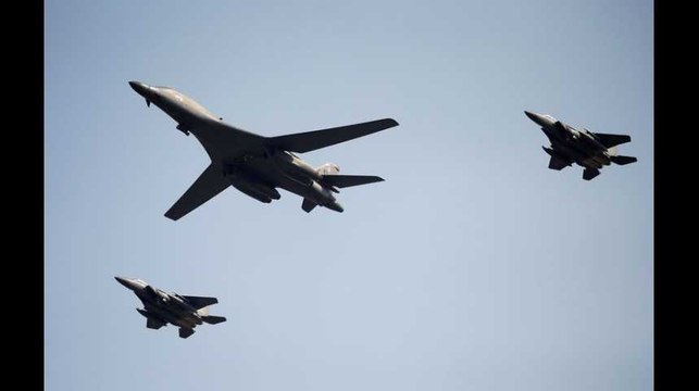 Deux bombardiers américains survolent la Corée du Sud