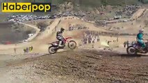 Motosiklet kazası geçiren sporcu rakipleri tarafından ezildi #motosiklet