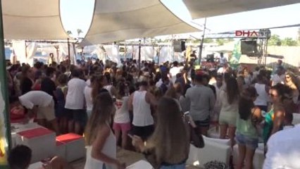 Bodrum Hande Yener Mekanında Tatilcileri Coşturdu