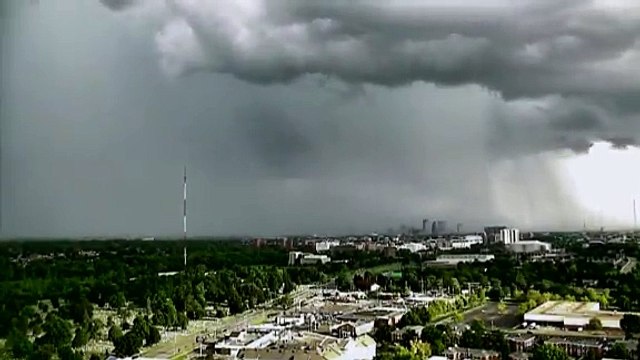 Phénomène météo incroyable : Microburst filmé à Columbus, Ohio