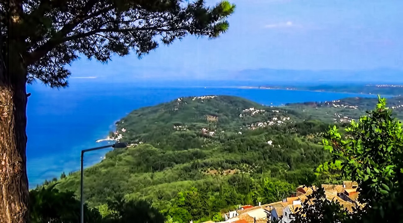 Η ΑΚΡΟΠΟΛΗ ΤΟΥ ΧΛΩΜΟΥ