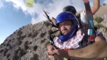 Fethiye Oyuncu Yakup Yavru Fethiye'de Yamaç Paraşütüyle Uçtu