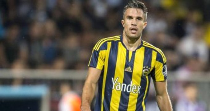 Fenerbahçeli Taraftarlar Robin van Persie'ye Tepki Gösterdi