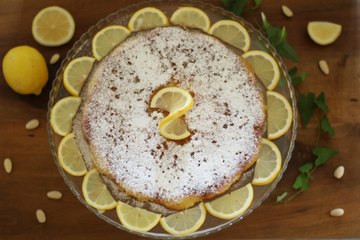 Torta caprese al limone e cioccolato bianco