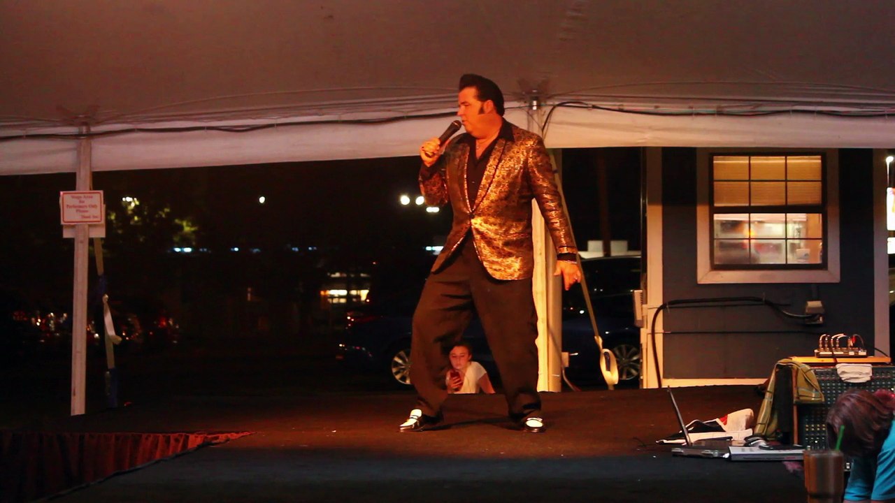 Brian Dunning Sings 'Mess O Blues' Elvis Week 2016