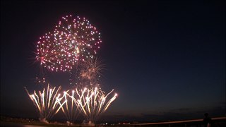 オープニング　2016長岡花火　ナイアガラ超大型スターマイン（8月3日）　Feux d'artifice de Nagaoka 2016. Premiers feux d'artifice.