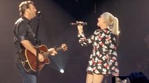 Blake Shelton and Gwen Stefani Sings a Duet at Oklahoma