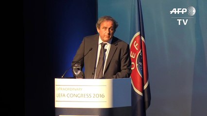 Foot: Platini dit "au revoir et merci" à l'UEFA