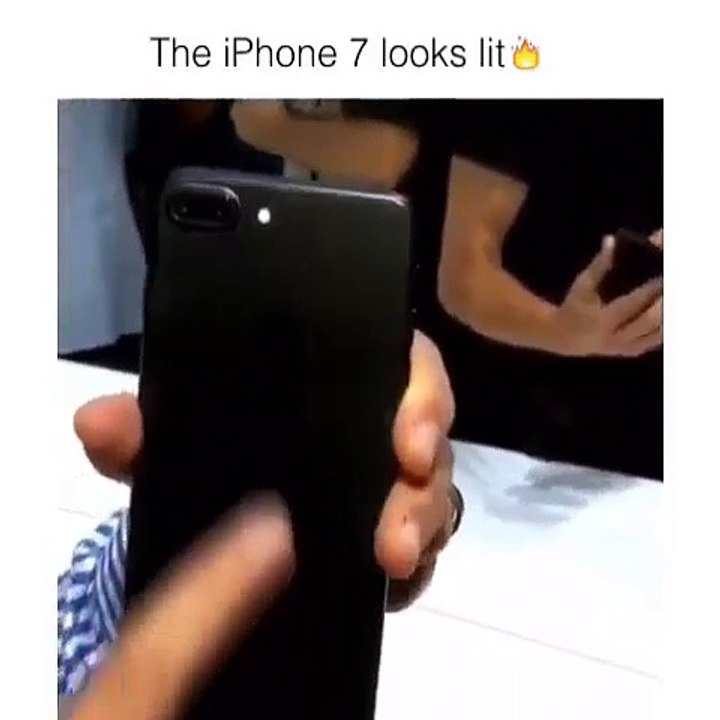 Iphone 7 looks lit