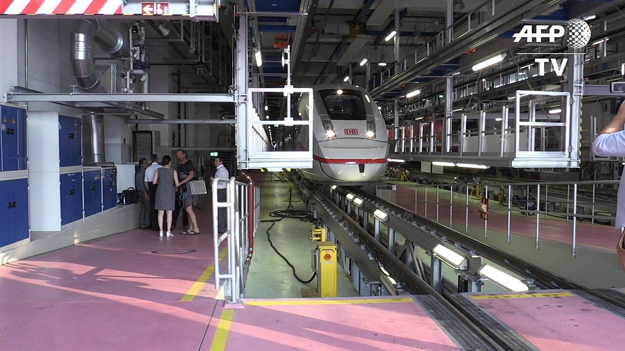 Bahn präsentiert neuen ICE 4