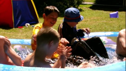 10 enfants enfermés sans parents dans 1 maison... BORDEL