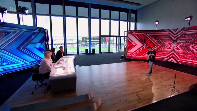 Jovem de 19 anos emociona jurados na estreia do “The X Factor UK” 2016