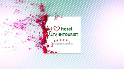 Отдых в Крыму. Девушка в бассейне-инфинити об отеле «Ялта-Интурист»