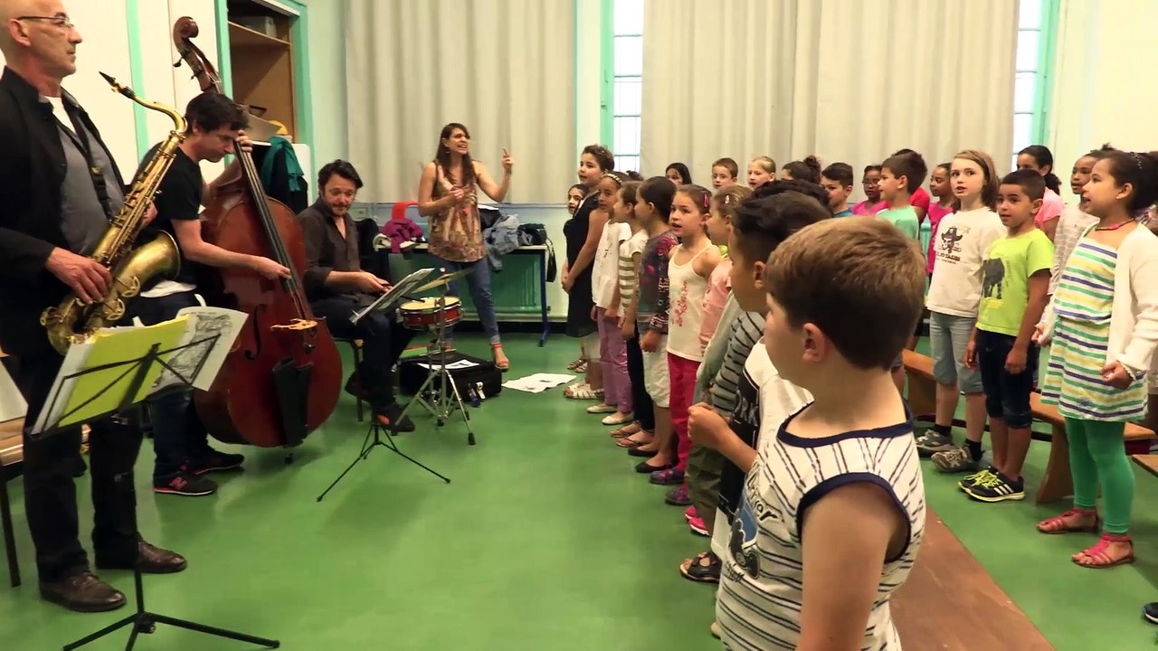 20160621 saison junas atelier et concert marika  les petits loups des voix de Lodève