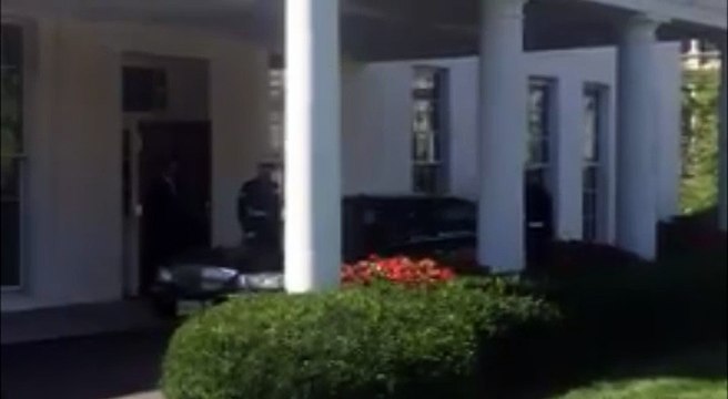 Daw Aung San Suu Kyi meet President Obama at the White House