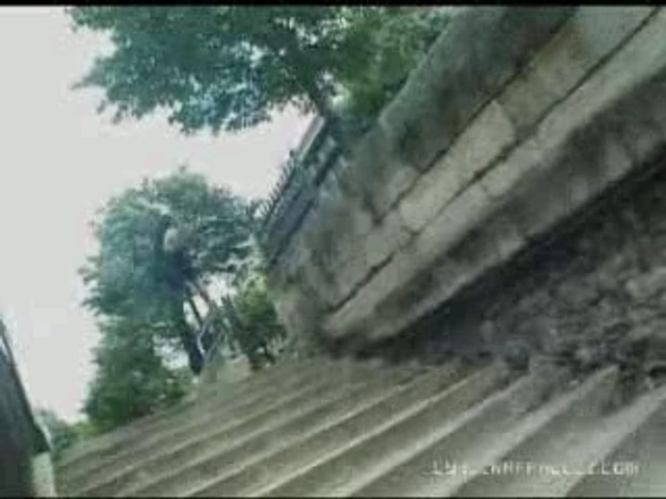 010-Street-2_CyrilRaffaelli.com_Parkour.NET