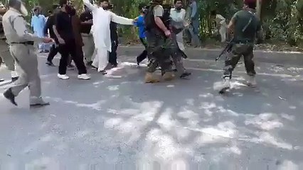 Exclusive Video of Army Officers Beating Traffic Police Officers