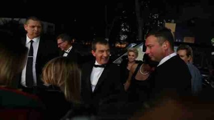 Banderas y la modelo rusa Vodiánova, juntos en el proyecto benéfico "Do as I do"