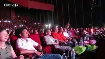 Chủ tịch FPT 60 tuổi, nhân viên hát “Time to say goodbye” ở hội diễn văn nghệ giục sếp về hưu