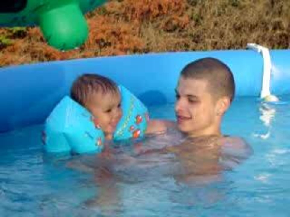 Lucas à la piscine