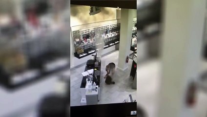 Une cigarette électronique explose subitement dans le sac à main d’une femme
