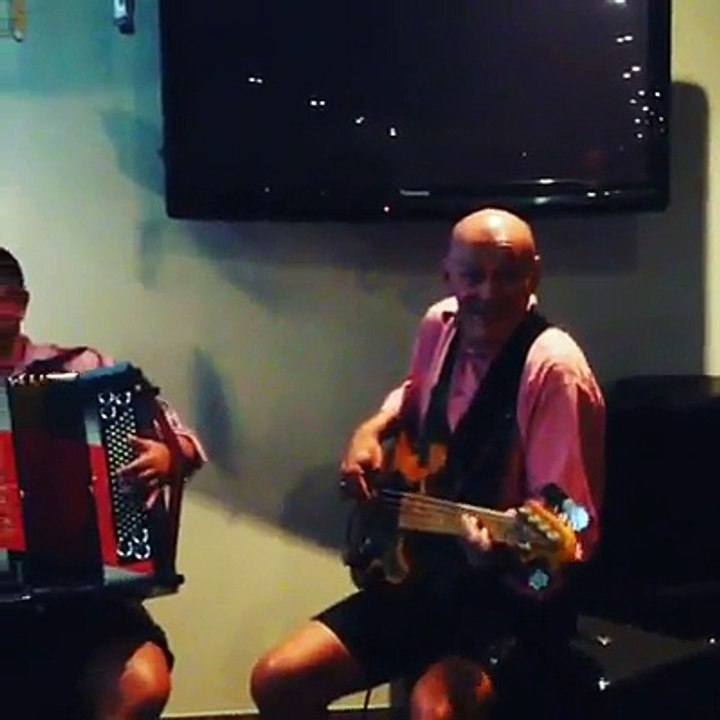 Schnucki Dirndl + Lederhosen